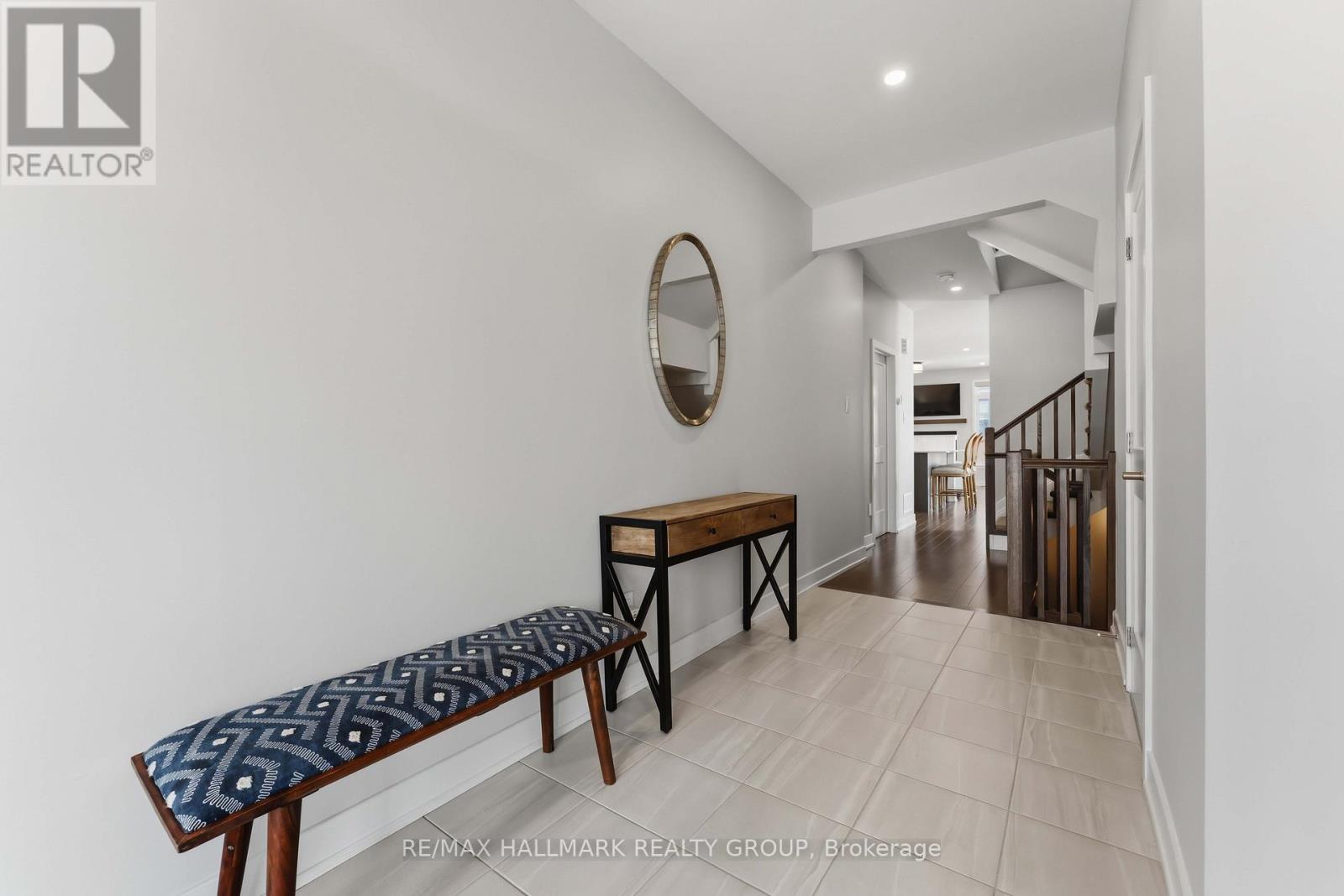 369 Broadridge Crescent, Ottawa, Ontario  K1W 0M1 - Photo 3 - X13428376