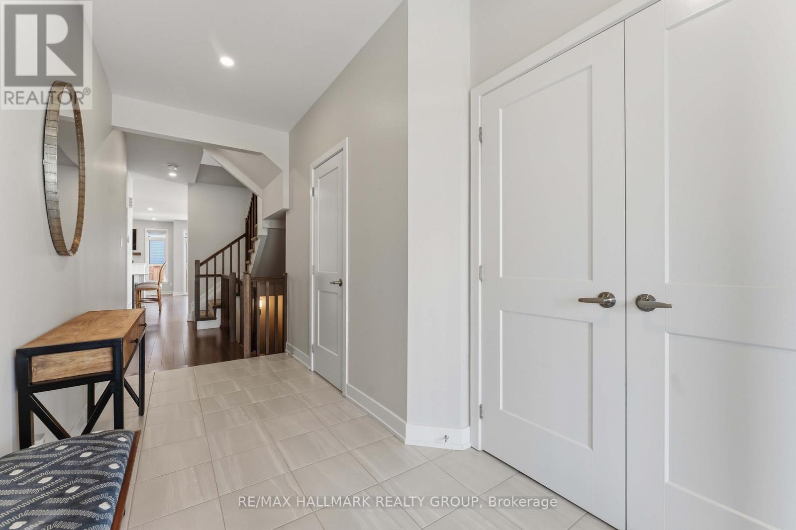 369 Broadridge Crescent, Ottawa, Ontario  K1W 0M1 - Photo 4 - X13428376