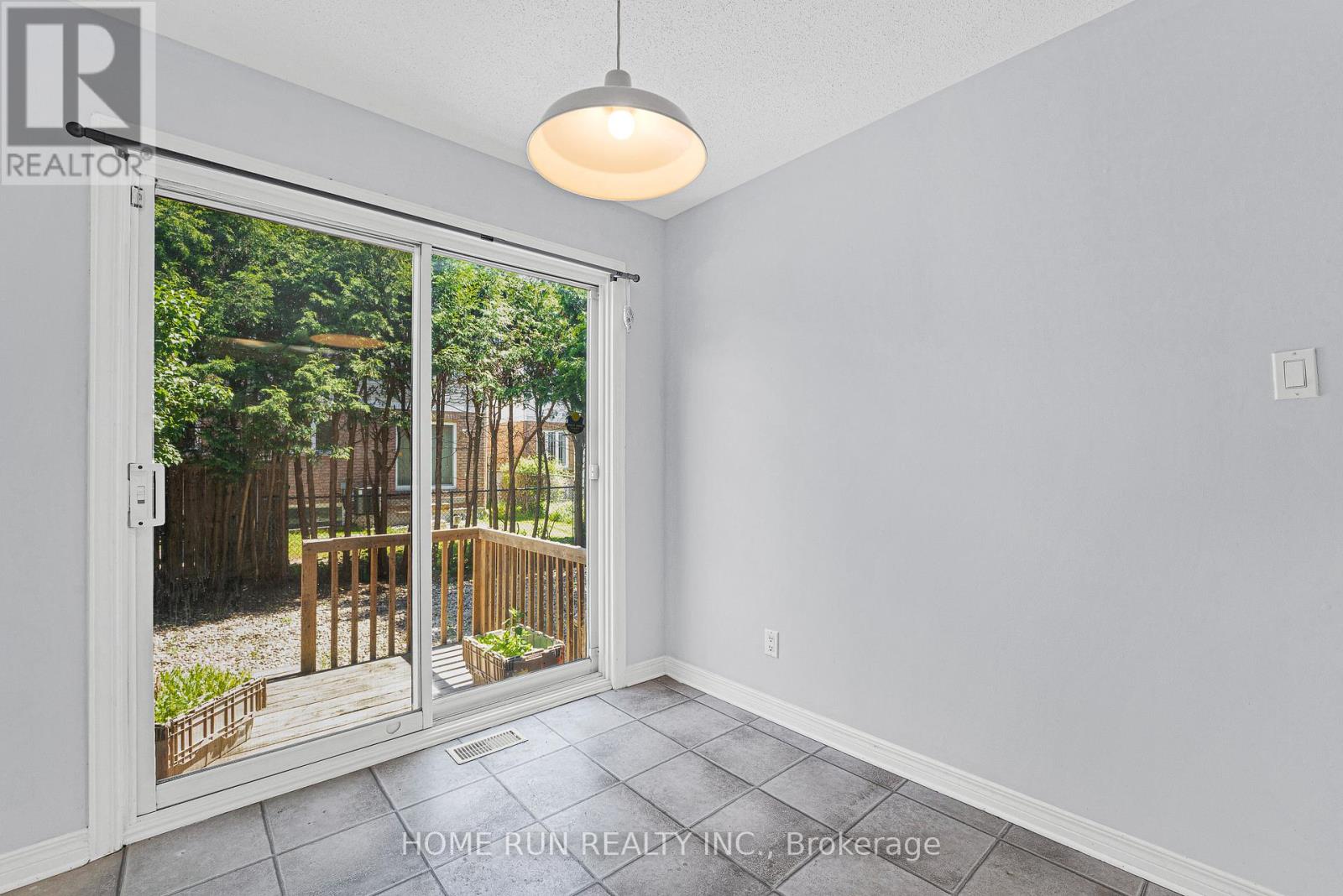 12 Gardengate Way E, Ottawa, Ontario  K2G 5Z2 - Photo 28 - X13428832