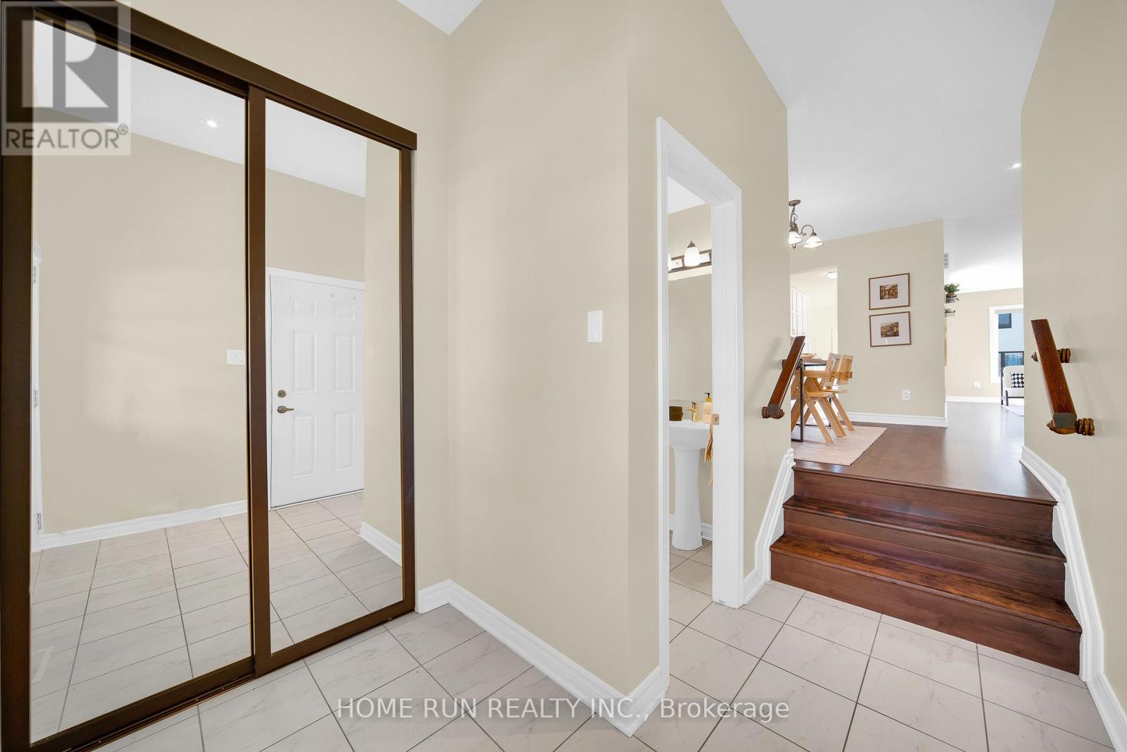 219 Halyard Way, Ottawa, Ontario  K2T 0L2 - Photo 3 - X13428946