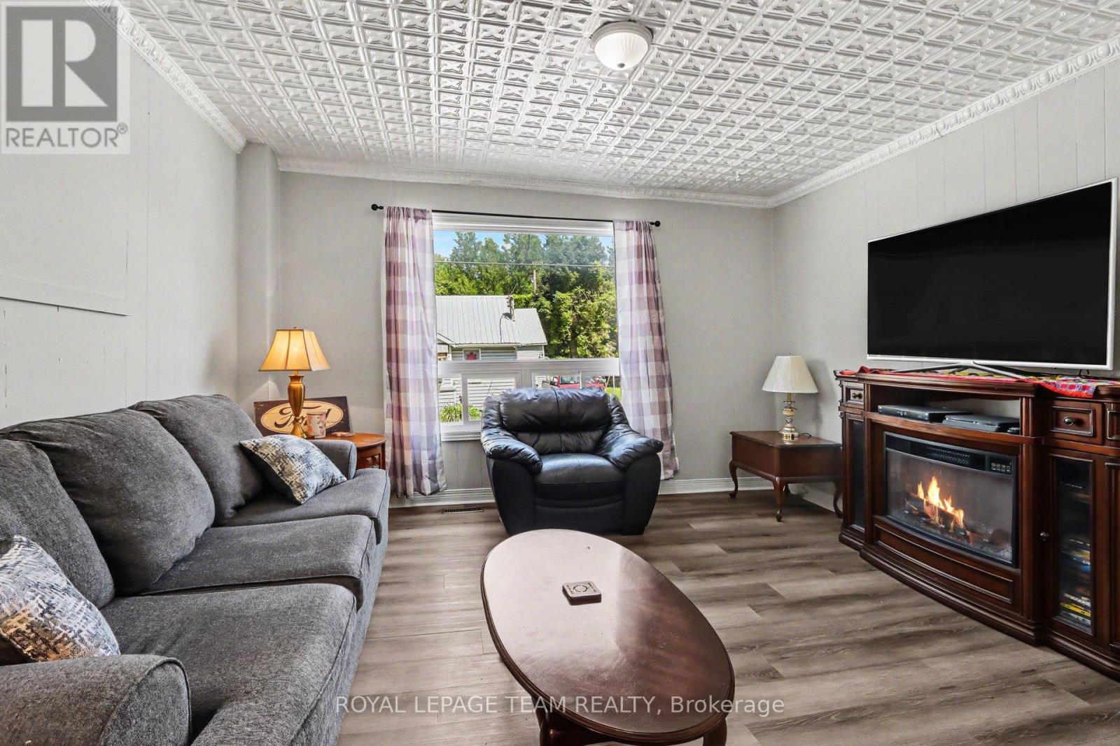 10486 Clark Road, North Dundas, Ontario  K0E 1S0 - Photo 5 - X13428990