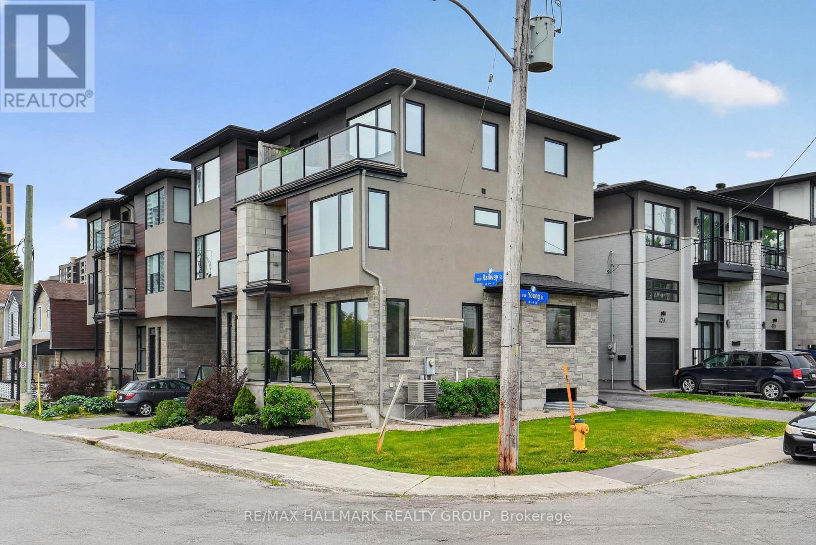 2d Railway Street, Ottawa, Ontario  K1S 4N9 - Photo 2 - X13429306