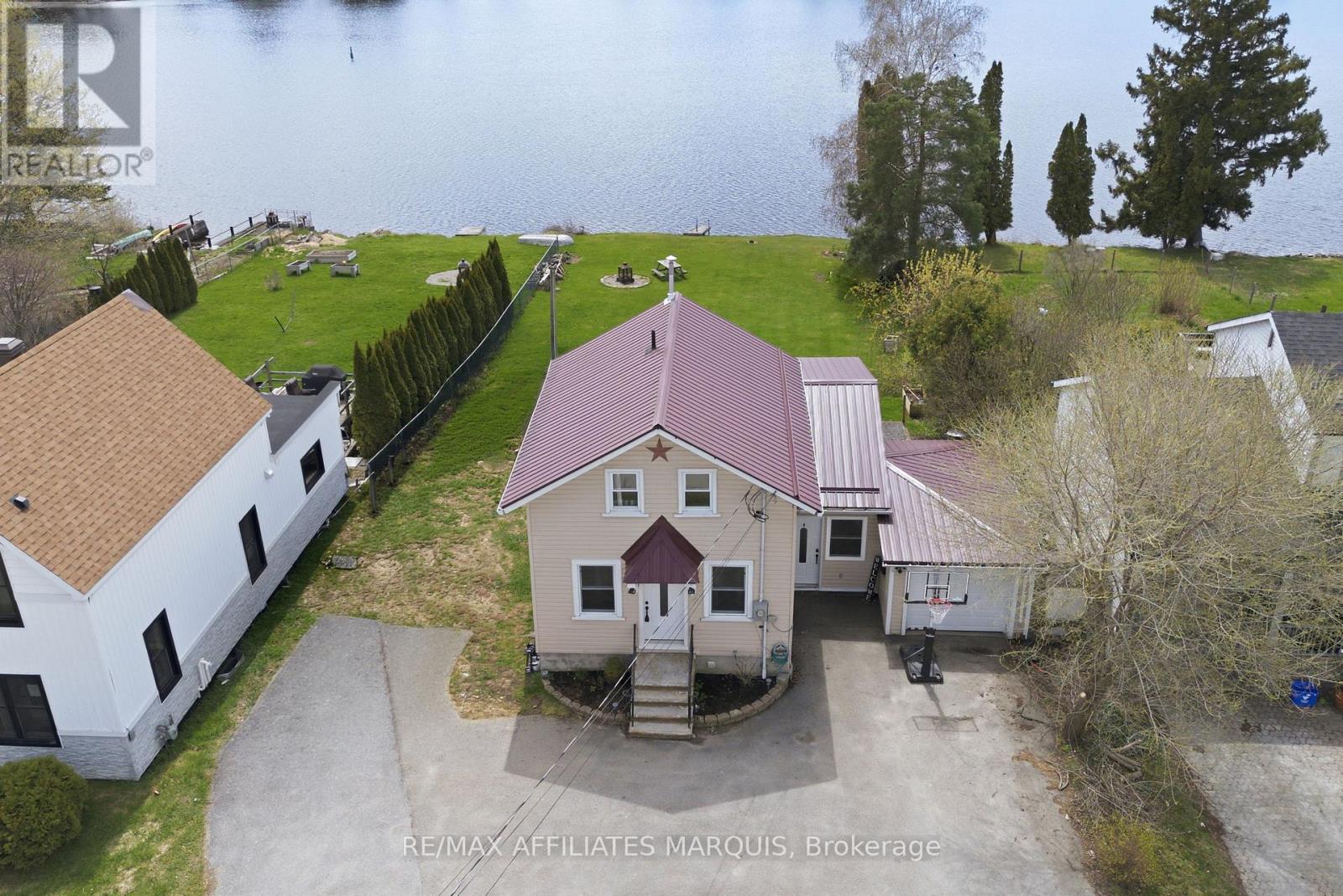 120 Queen Street, Smiths Falls, Ontario  K7A 3N6 - Photo 1 - X13429346