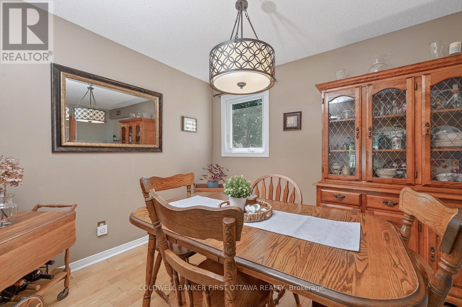 1528 Brookmill Lane, Ottawa, Ontario  K1B 5G4 - Photo 7 - X13429410