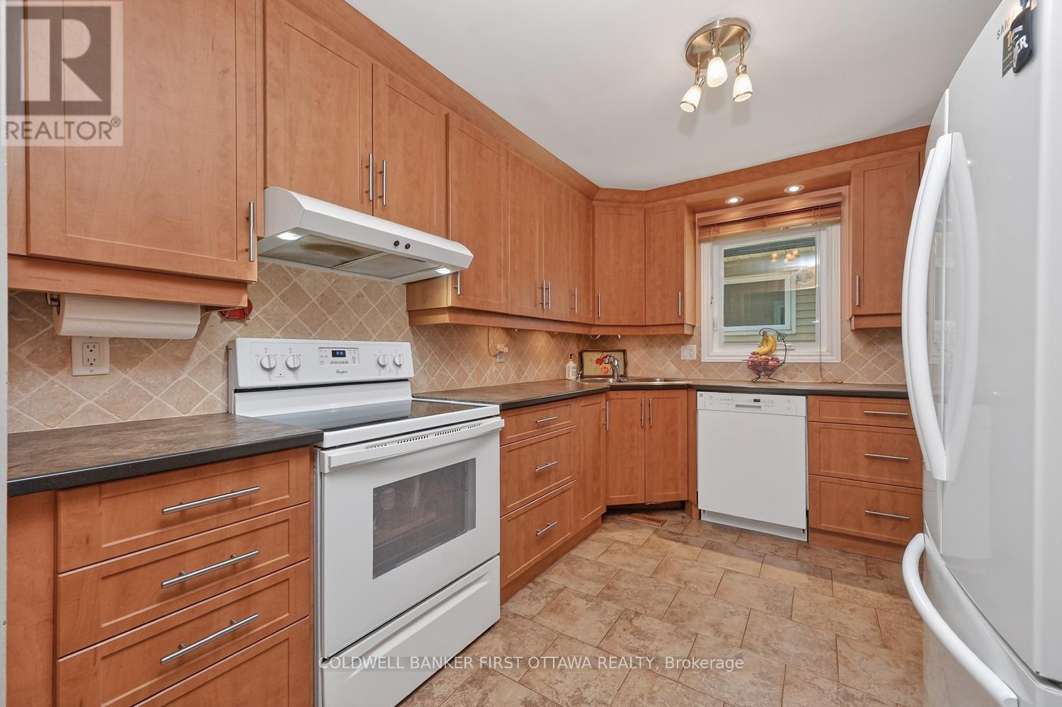 1528 Brookmill Lane, Ottawa, Ontario  K1B 5G4 - Photo 9 - X13429410