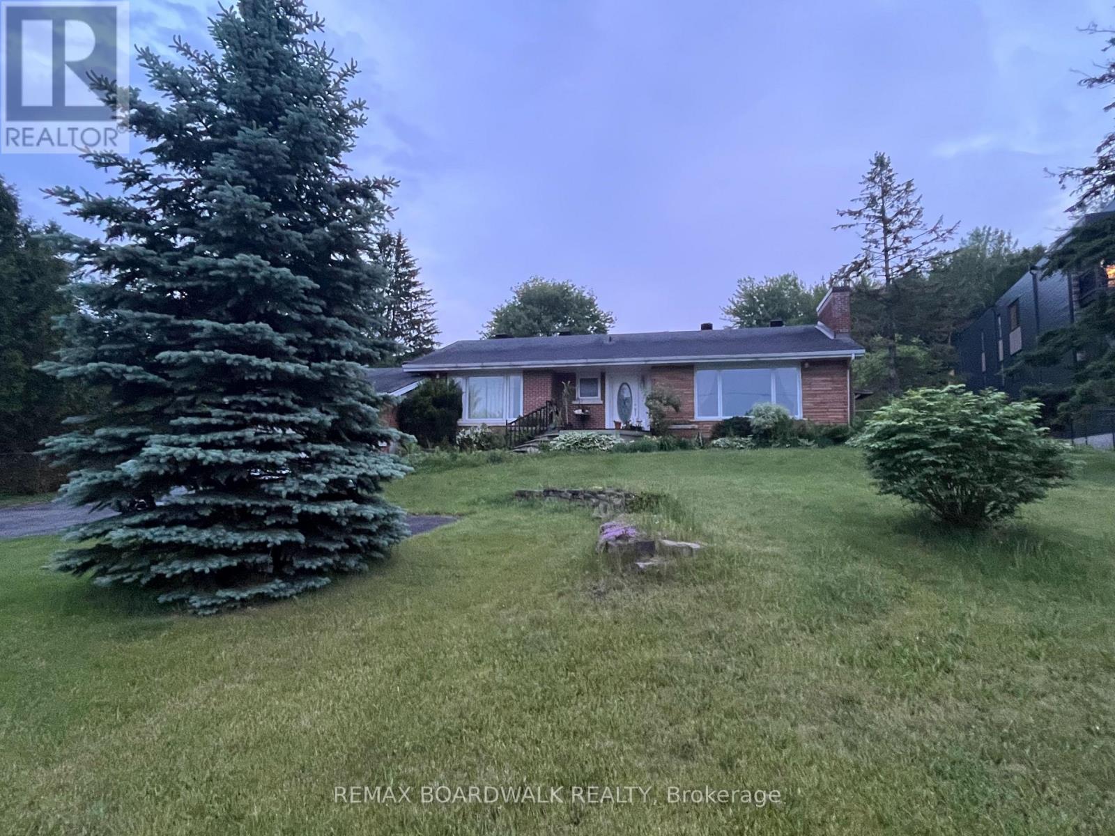 6742 Notre Dame Street, Ottawa, Ontario  K1C 1H3 - Photo 1 - X13429546