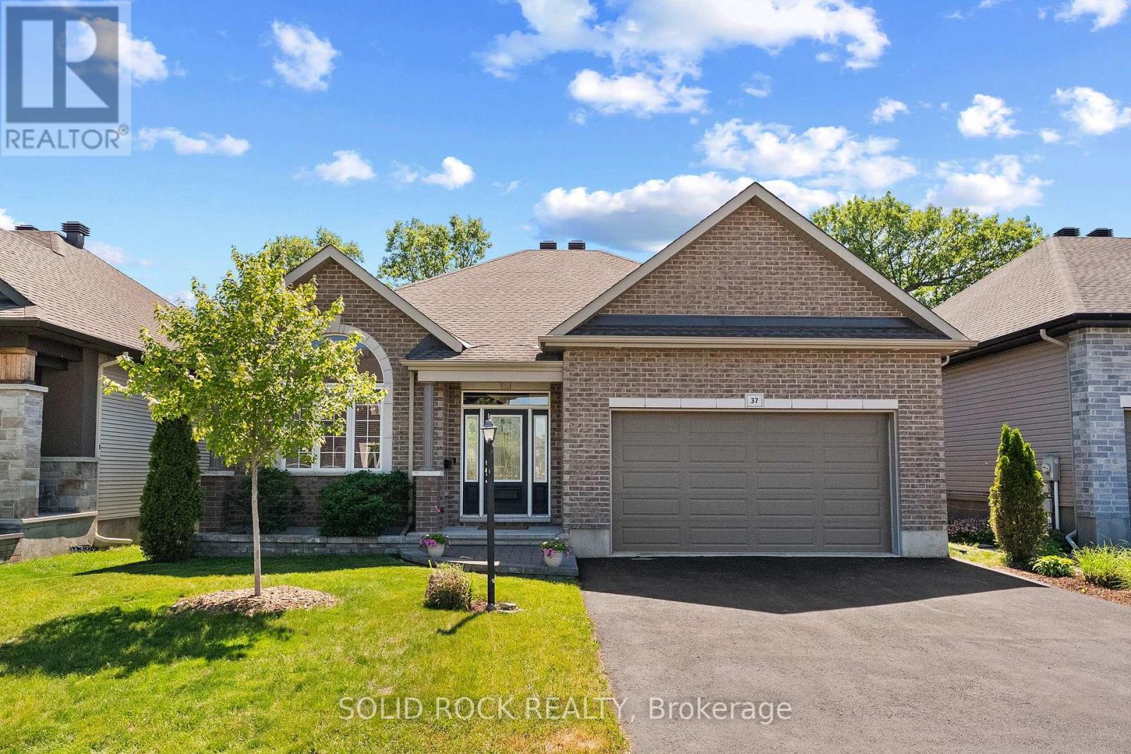 37 Dulmage Crescent, Carleton Place, Ontario  K7S 2G3 - Photo 2 - X13429792