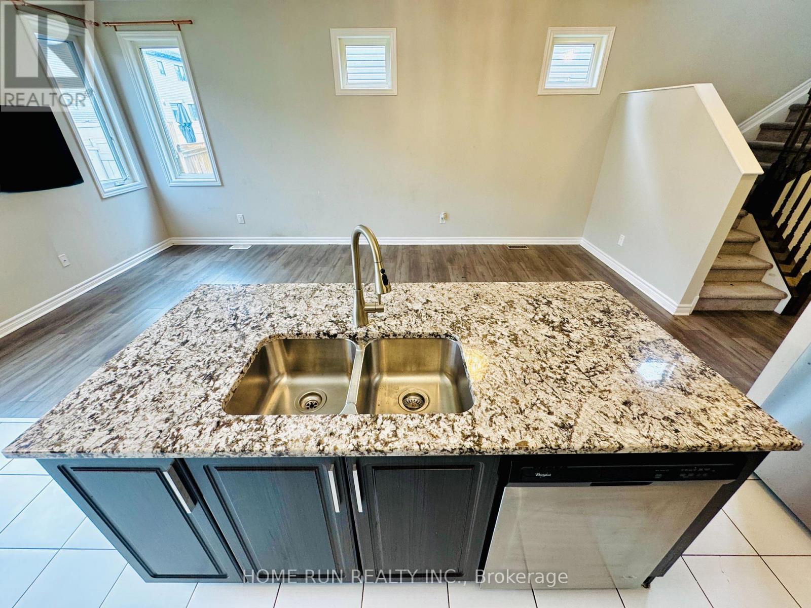 621 Lauraleaf Crescent, Ottawa, Ontario  K2J 6G9 - Photo 7 - X13429996