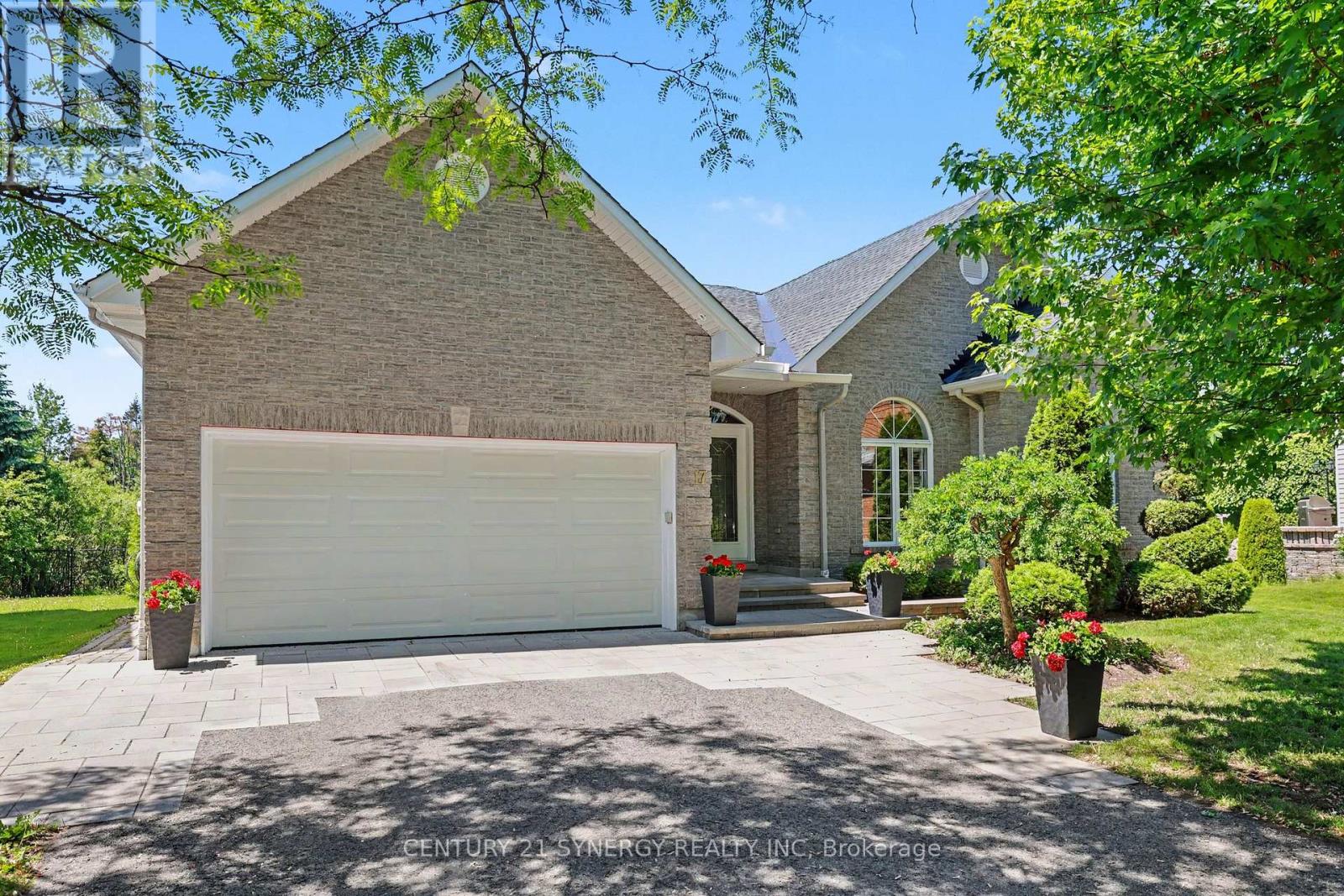 17 Warnock Way, Ottawa, Ontario  K1J 1H1 - Photo 2 - X13430062