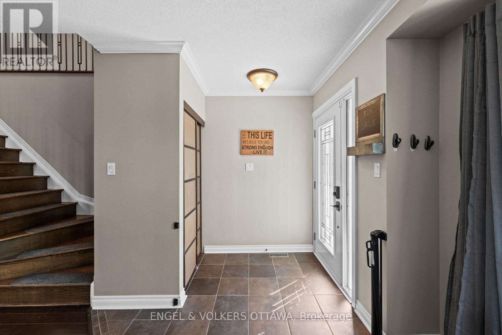 49 Kittiwake Drive, Ottawa, Ontario  K2S 1Z8 - Photo 2 - X13430530