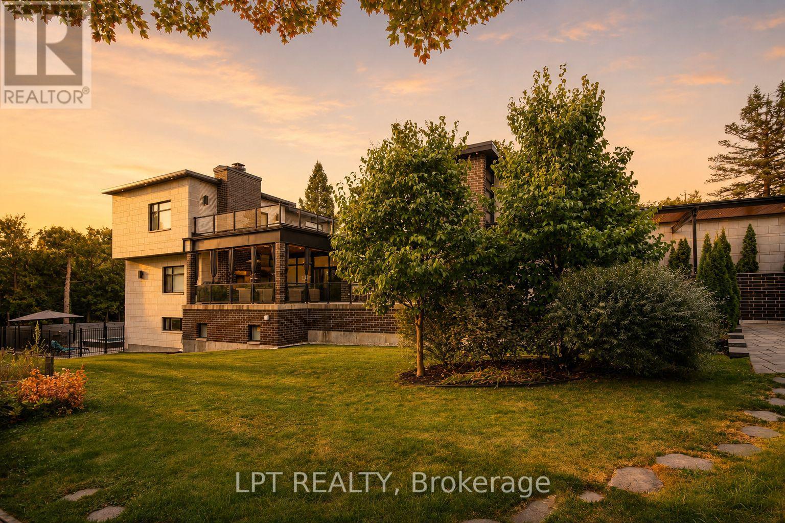 847 WALKLEY ROAD, Ottawa, Ontario
