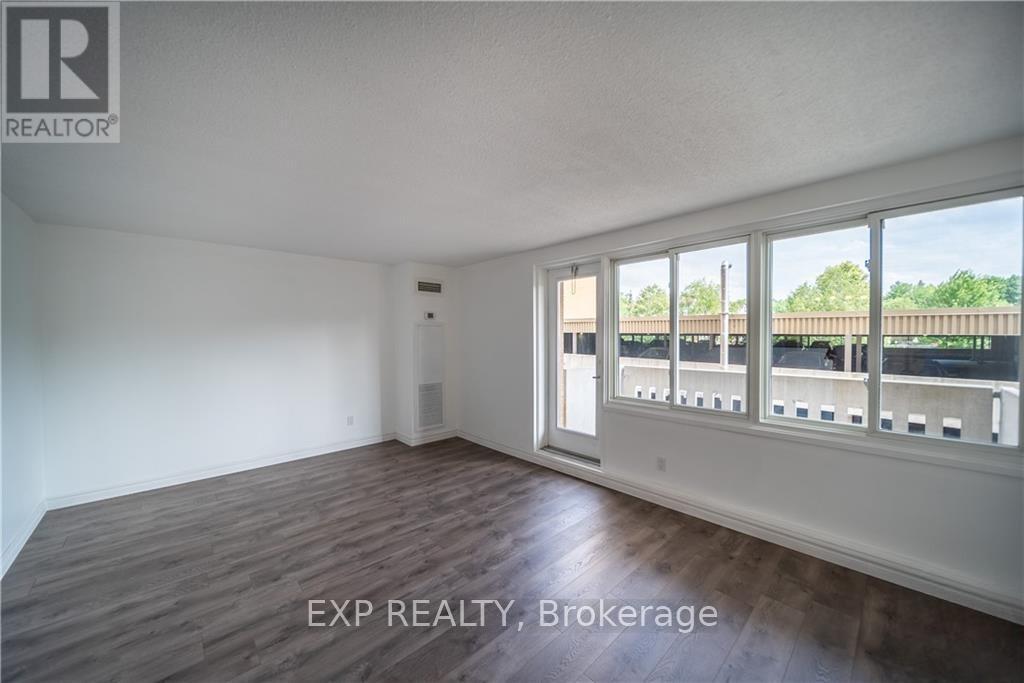 215 - 1599 Lassiter Terrace, Ottawa, Ontario  K1J 8R6 - Photo 6 - X13430772