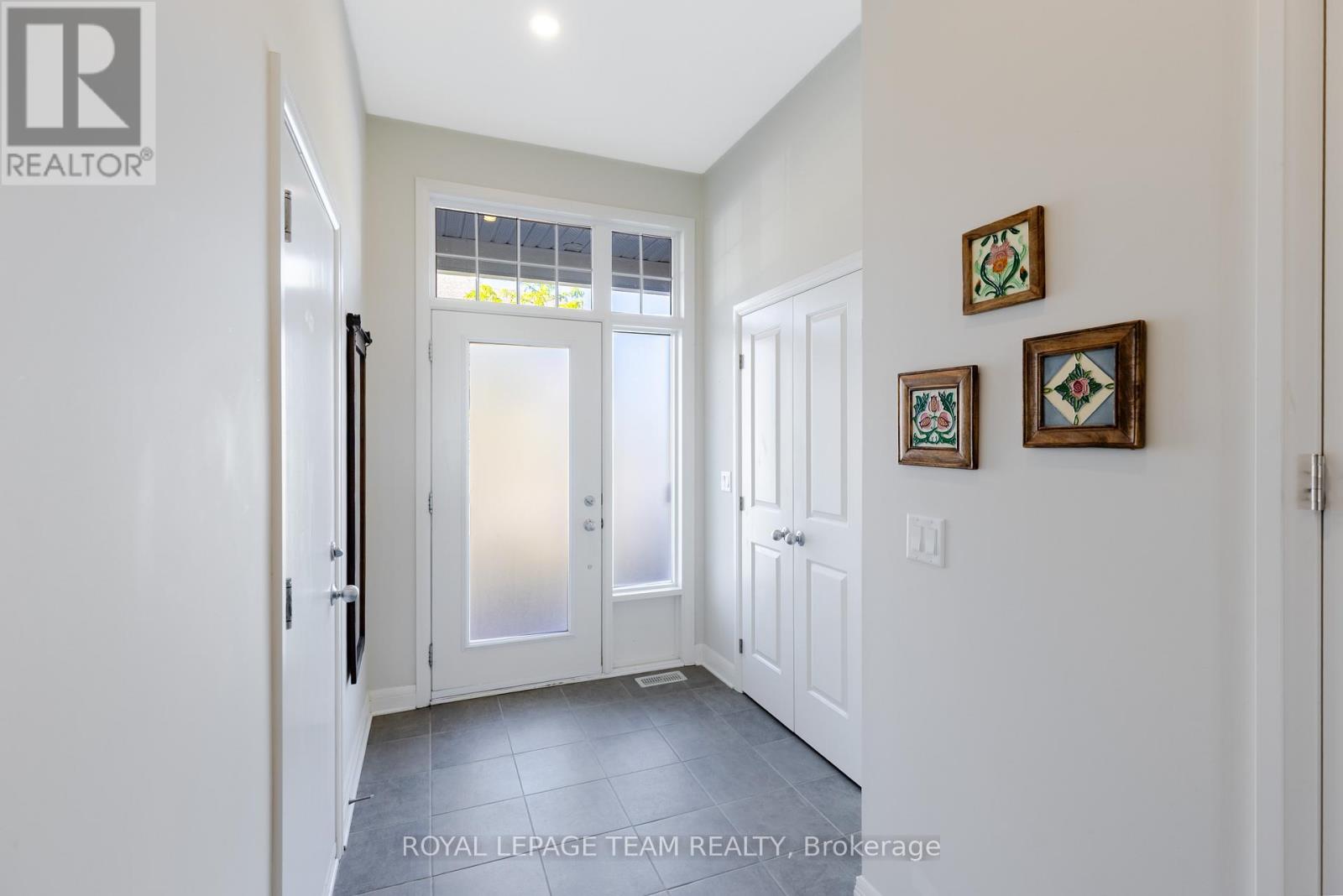 86 Escarpment Crescent, Ottawa, Ontario  K2T 0L8 - Photo 4 - X13430780
