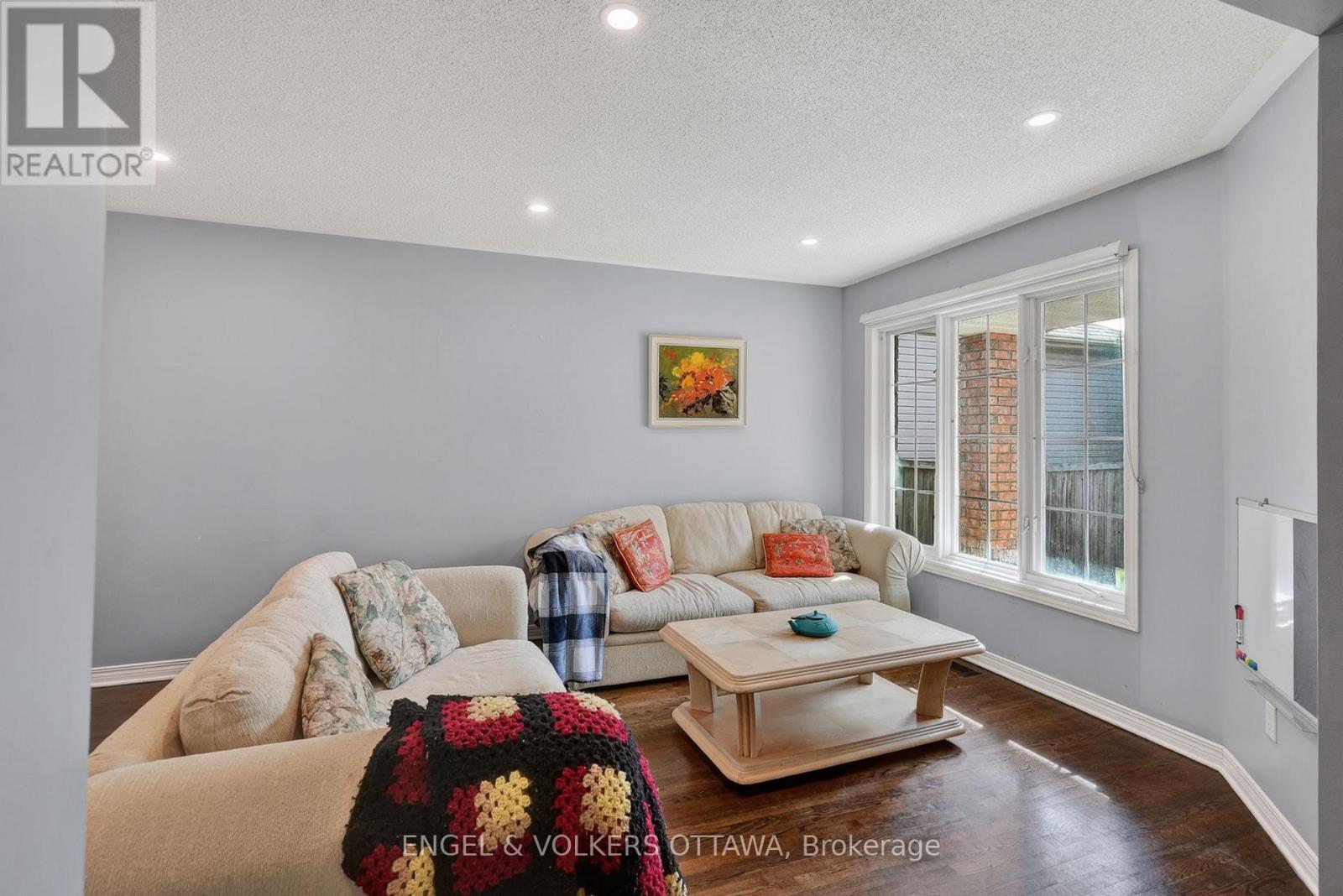1033 Como Crescent, Ottawa, Ontario  K4A 3Z5 - Photo 4 - X13431068