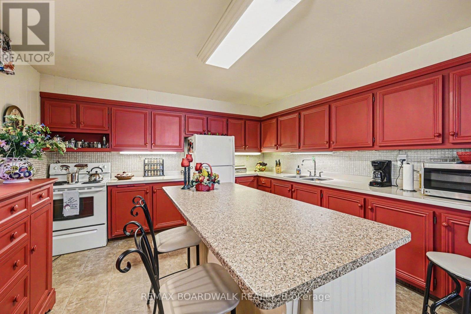 126 Lakeshore Road, Lanark Highlands, Ontario  K0A 3L0 - Photo 10 - X13431142