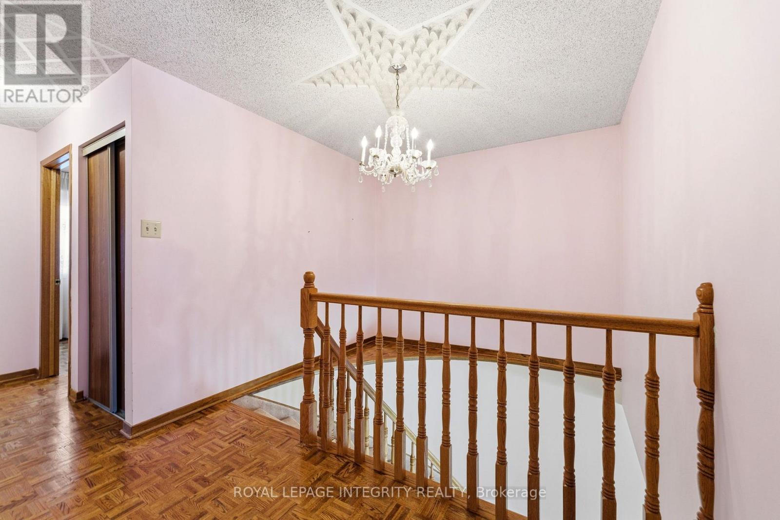 10 Parmalea Crescent, Ottawa, Ontario  K2E 7J3 - Photo 14 - X13431218