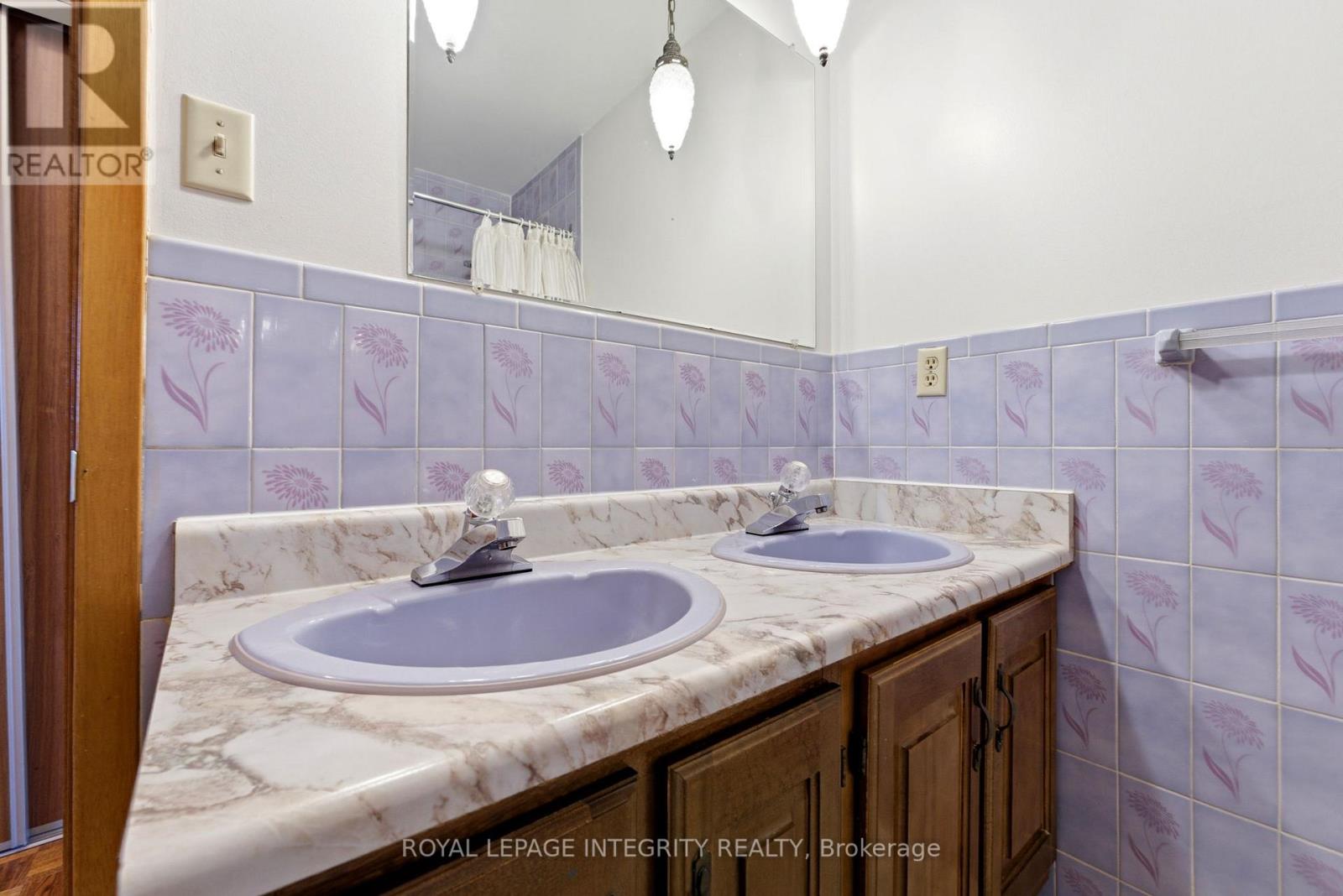 10 Parmalea Crescent, Ottawa, Ontario  K2E 7J3 - Photo 21 - X13431218