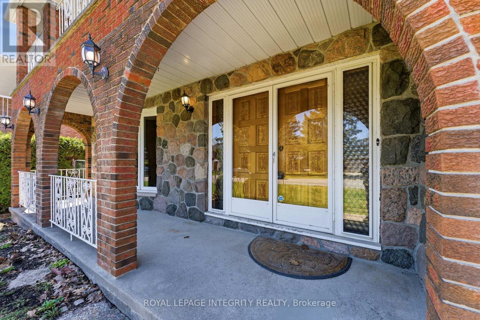 10 Parmalea Crescent, Ottawa, Ontario  K2E 7J3 - Photo 3 - X13431218
