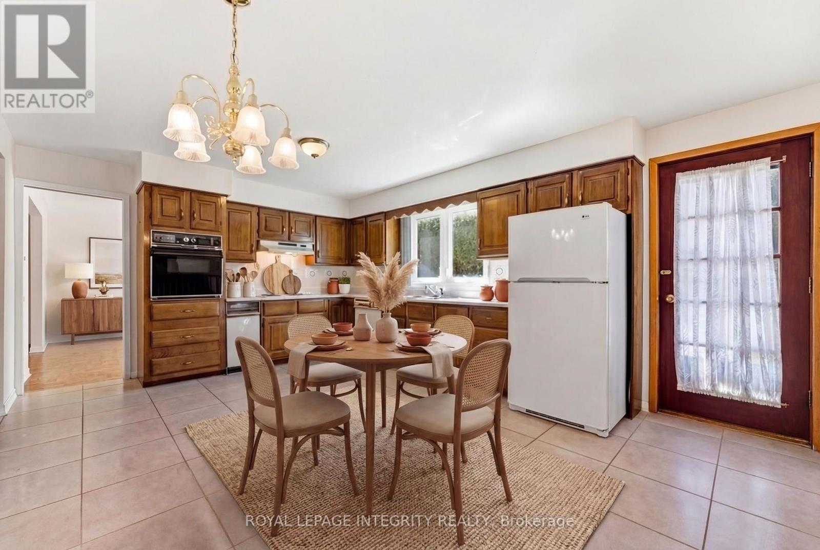 10 Parmalea Crescent, Ottawa, Ontario  K2E 7J3 - Photo 8 - X13431218