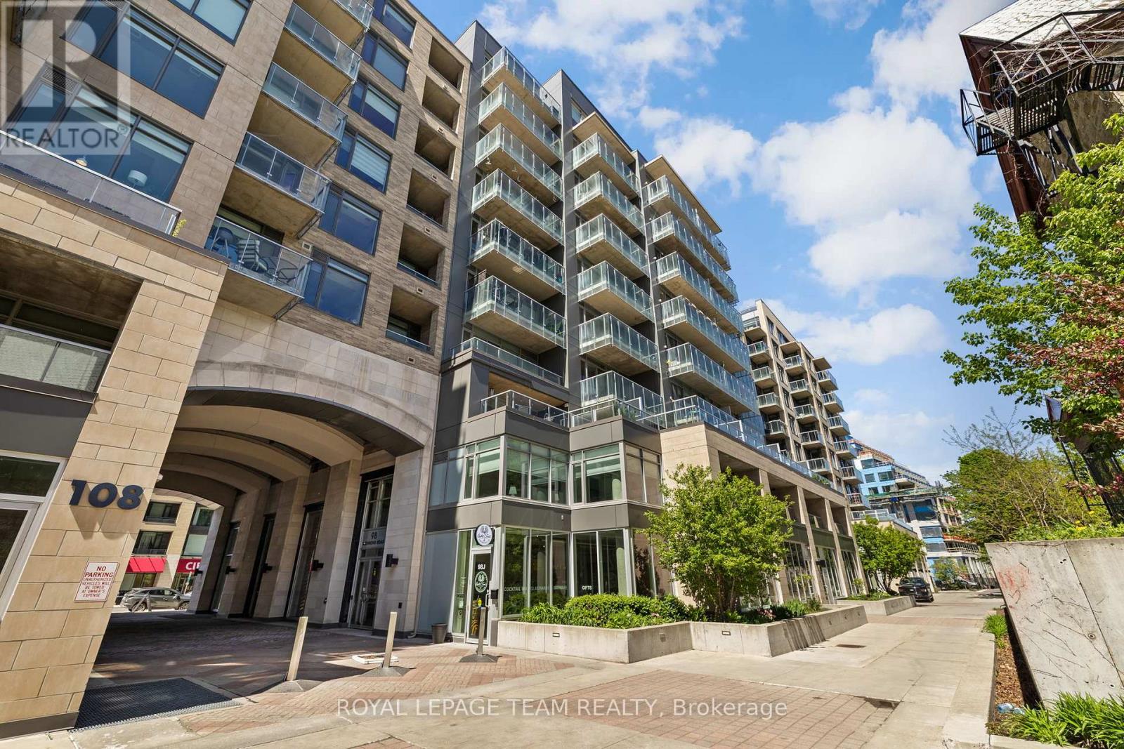 206 - 98 Richmond Road, Ottawa, Ontario  K1Z 0B2 - Photo 1 - X13431464