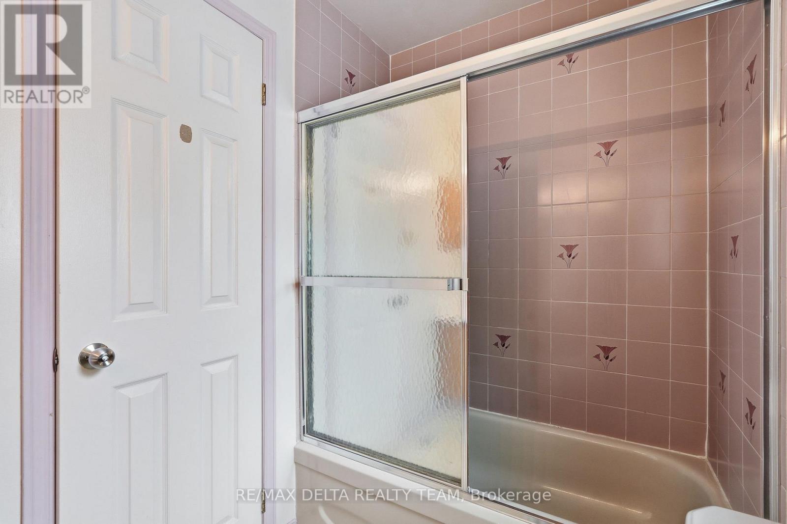 310 Mceachern Crescent, Ottawa, Ontario  K1E 3K2 - Photo 24 - X13431574