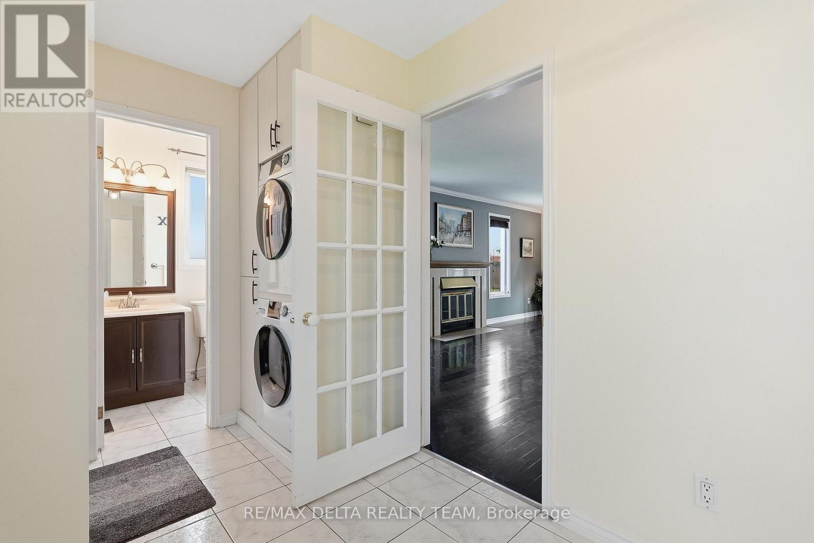 310 Mceachern Crescent, Ottawa, Ontario  K1E 3K2 - Photo 4 - X13431574