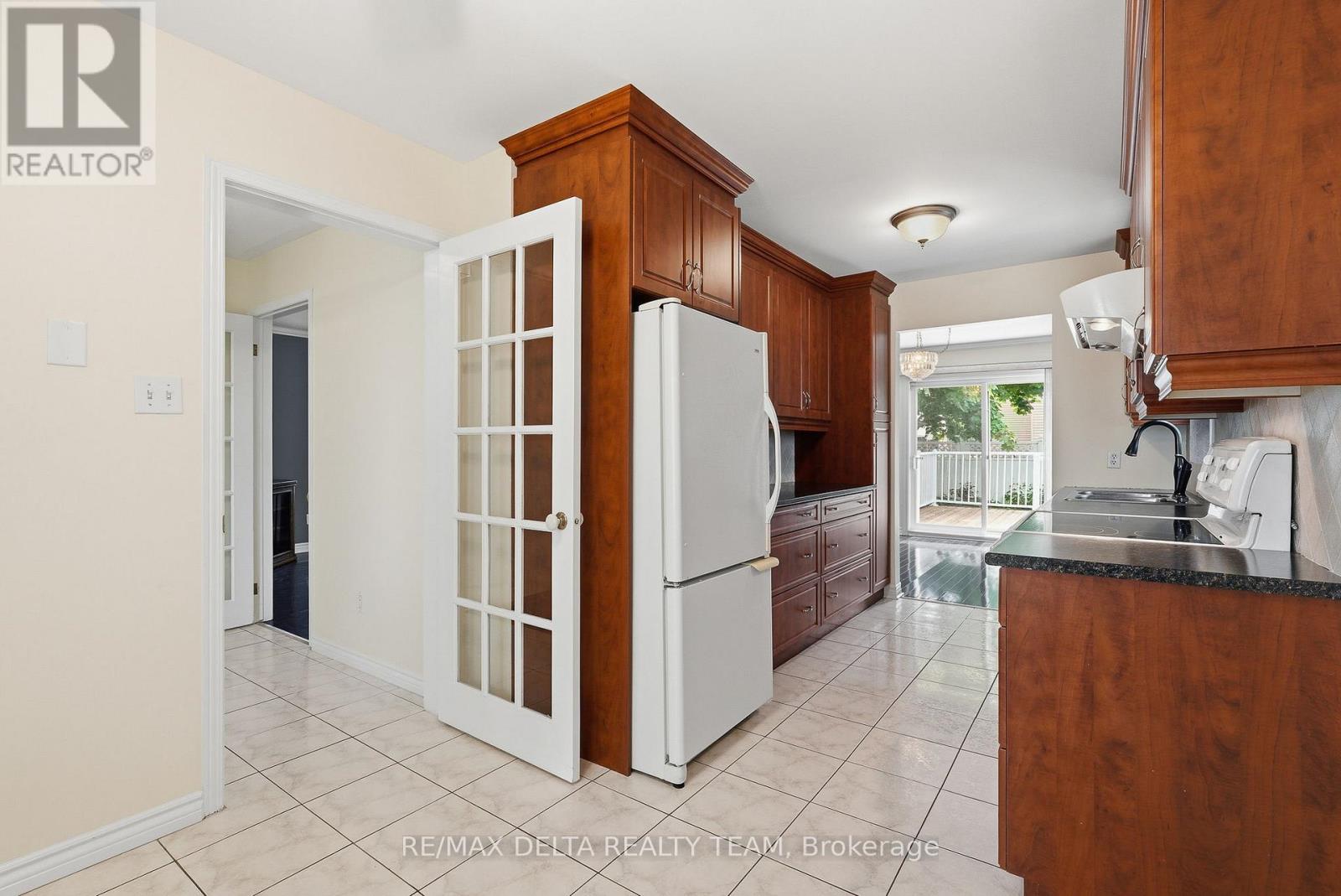 310 Mceachern Crescent, Ottawa, Ontario  K1E 3K2 - Photo 6 - X13431574