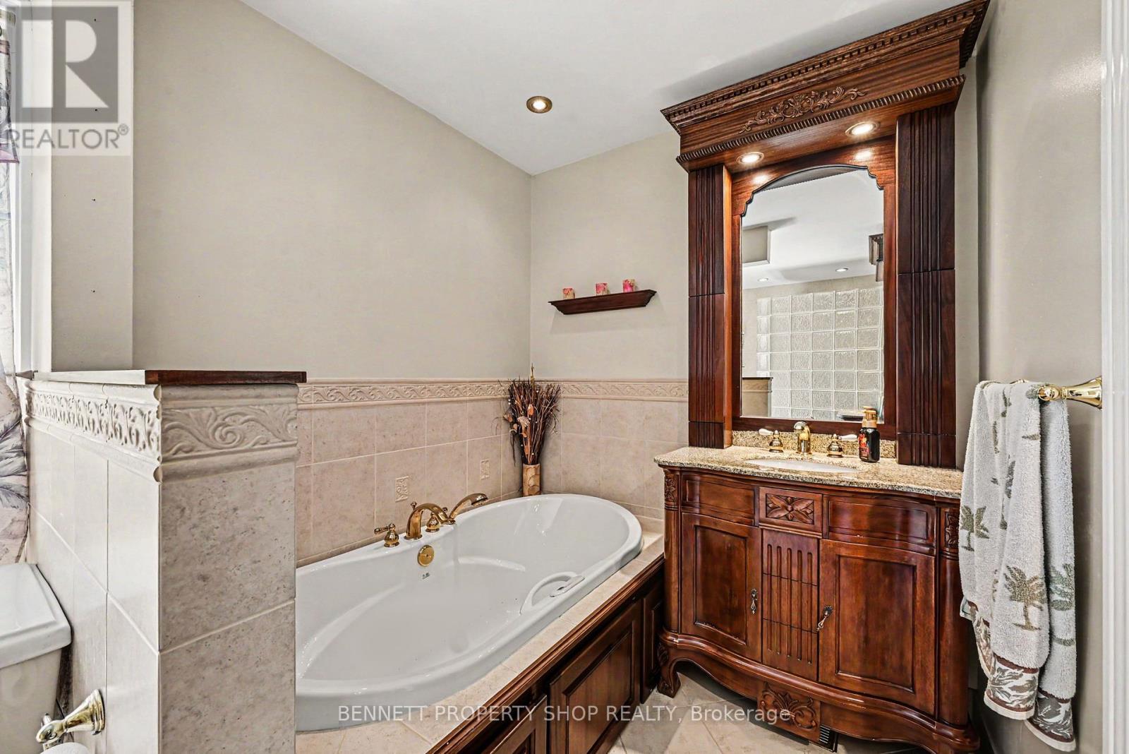78 Meadowbank Drive, Ottawa, Ontario  K2G 0P5 - Photo 17 - X13431676