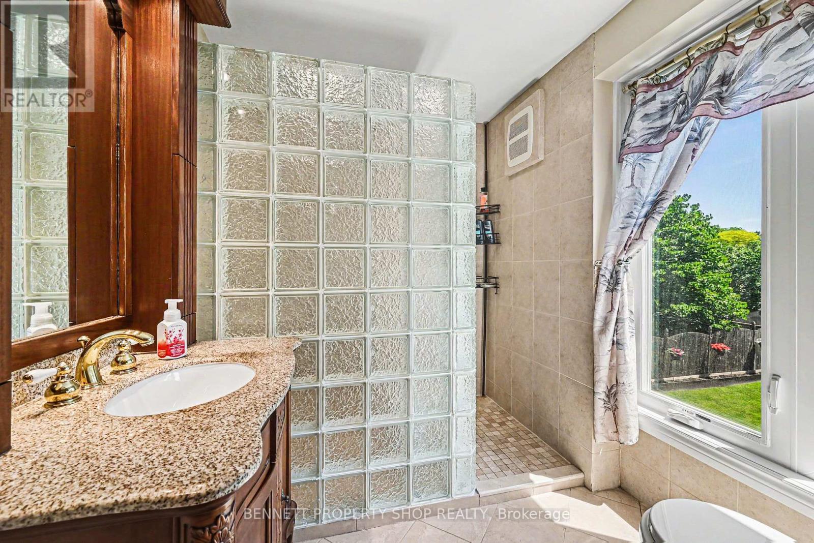 78 Meadowbank Drive, Ottawa, Ontario  K2G 0P5 - Photo 18 - X13431676