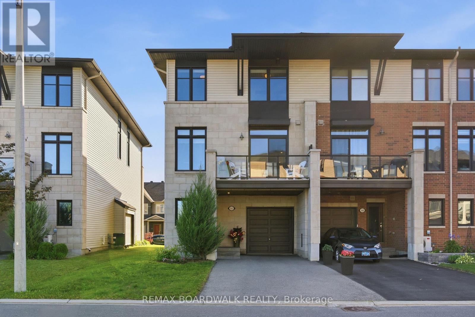 543 LABRADOR CRESCENT, Ottawa, Ontario