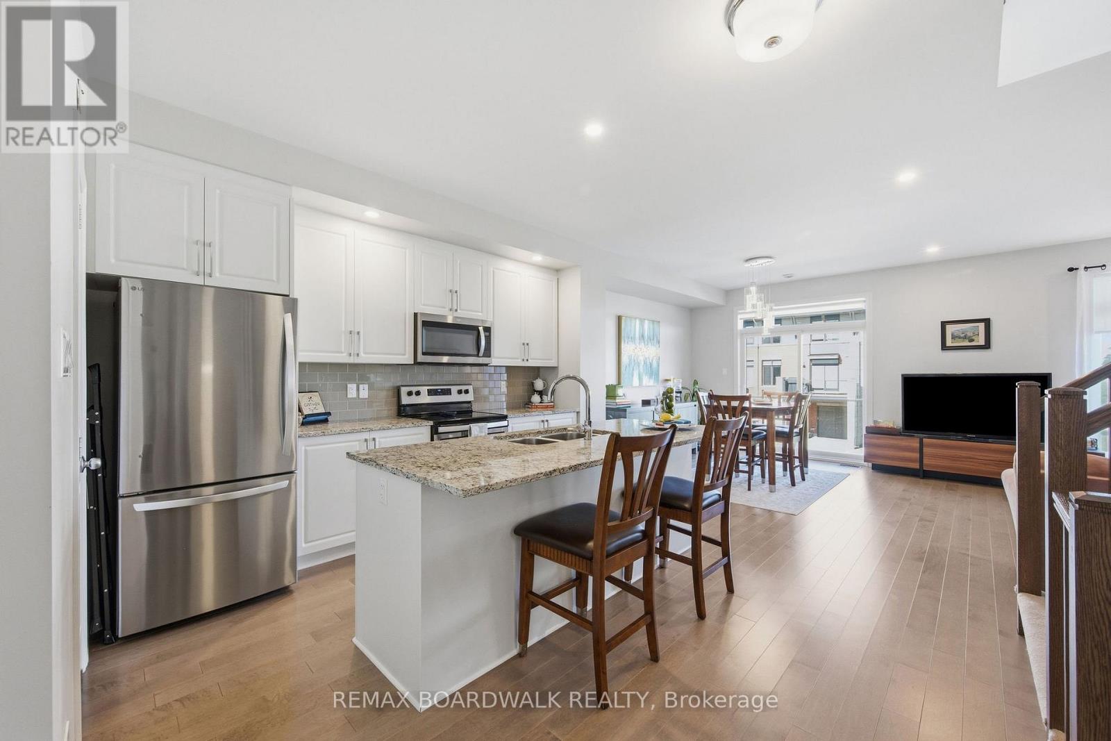 543 Labrador Crescent, Ottawa, Ontario  K1T 0R4 - Photo 12 - X13431912