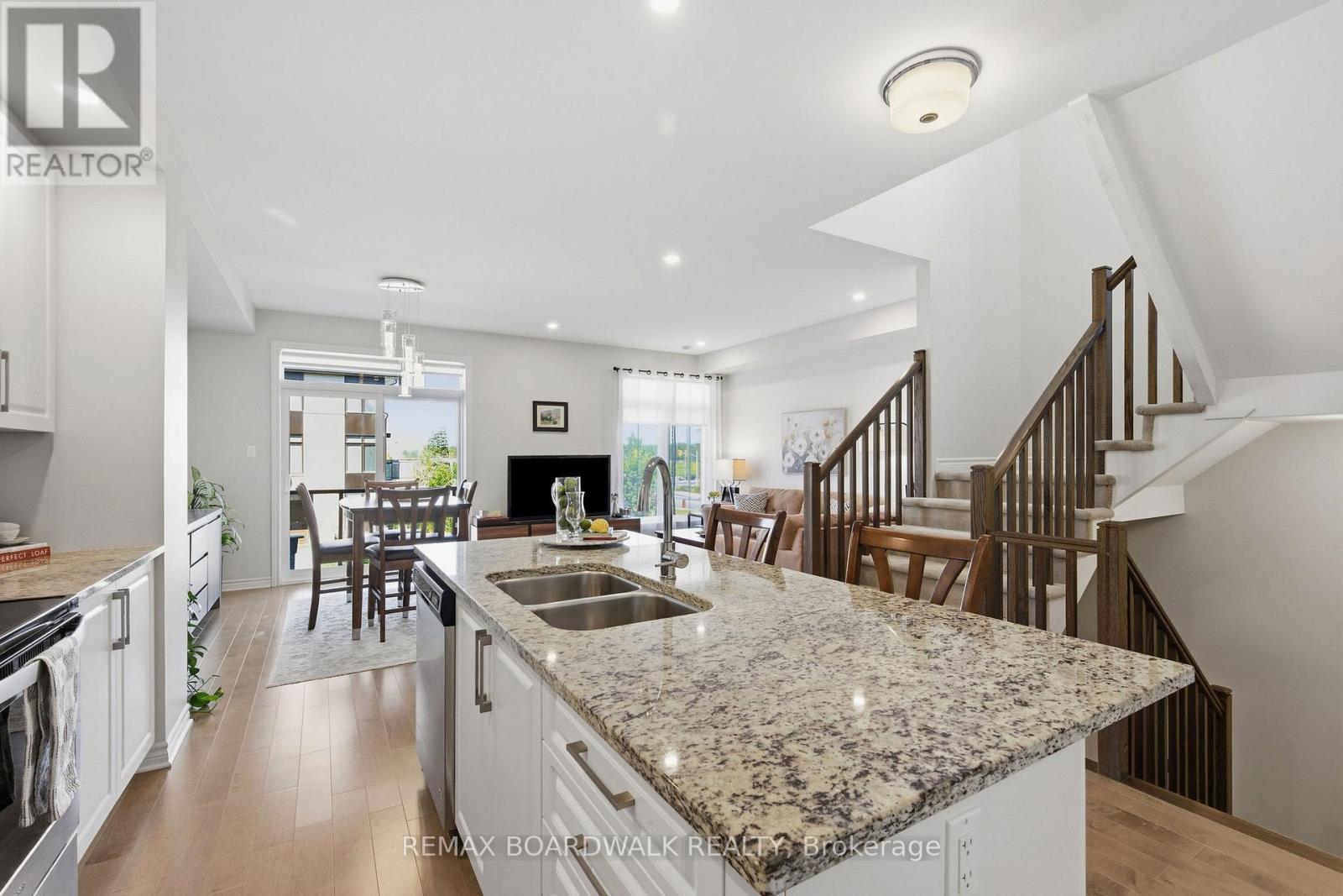 543 Labrador Crescent, Ottawa, Ontario  K1T 0R4 - Photo 13 - X13431912