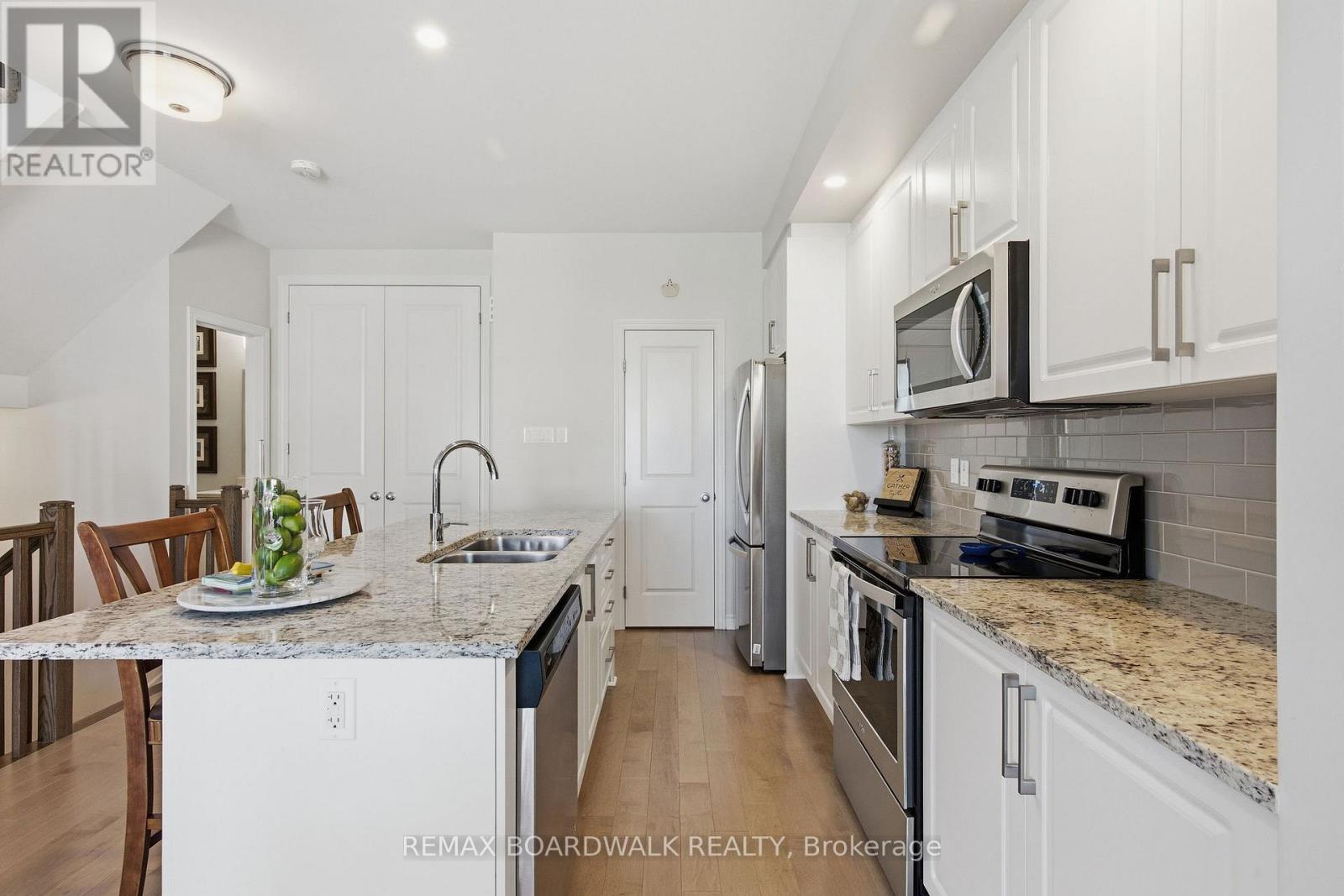 543 Labrador Crescent, Ottawa, Ontario  K1T 0R4 - Photo 15 - X13431912
