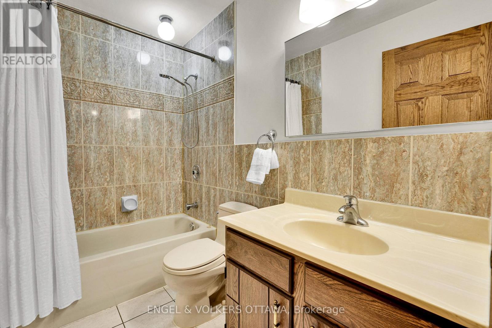 7 Mid Pines Grove, Ottawa, Ontario  K2R 1B7 - Photo 16 - X13432124