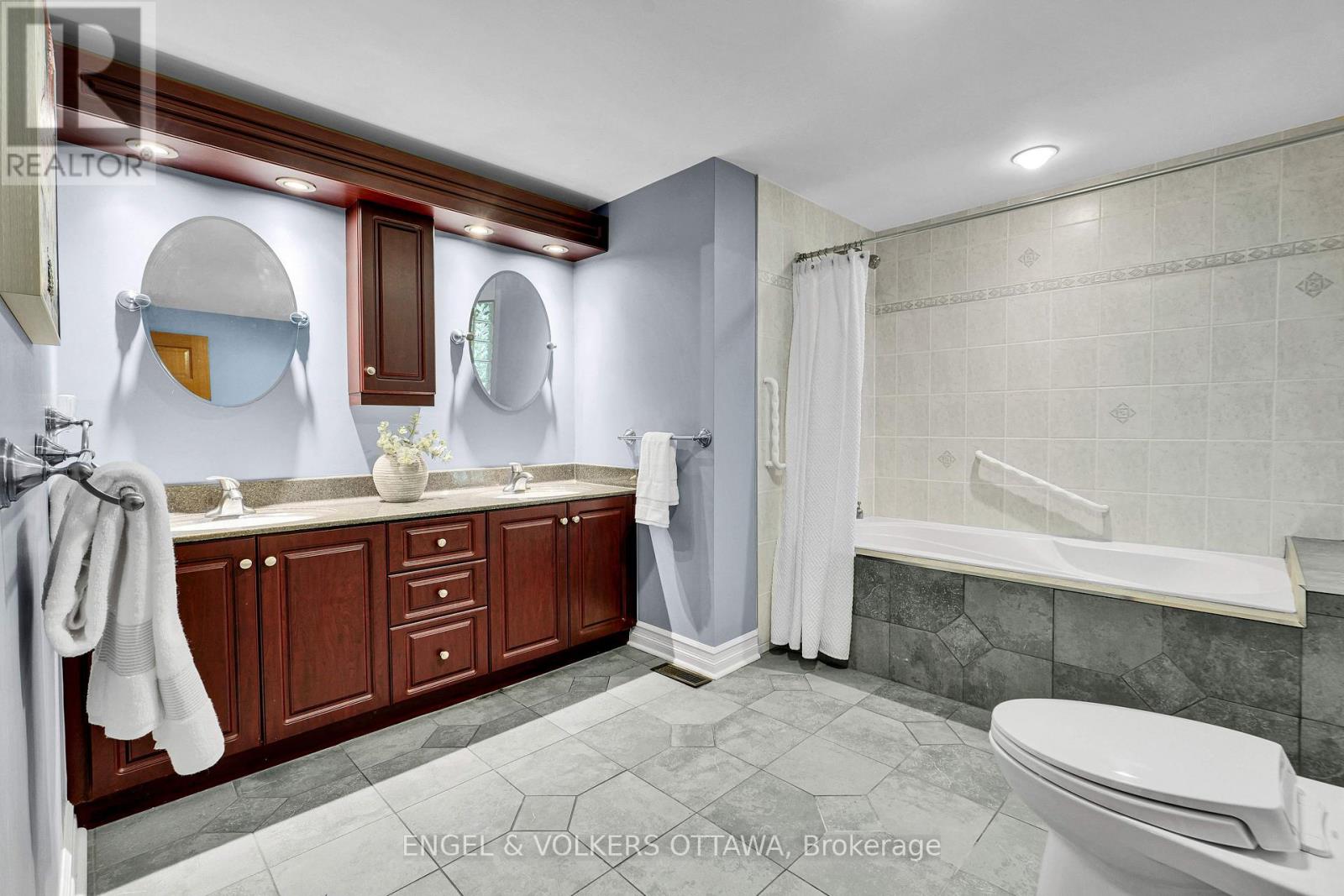 7 Mid Pines Grove, Ottawa, Ontario  K2R 1B7 - Photo 32 - X13432124