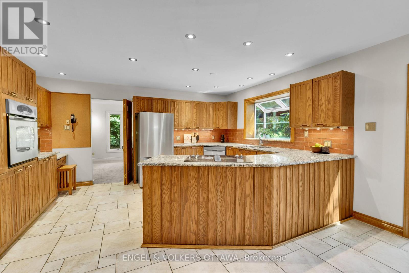 7 Mid Pines Grove, Ottawa, Ontario  K2R 1B7 - Photo 8 - X13432124