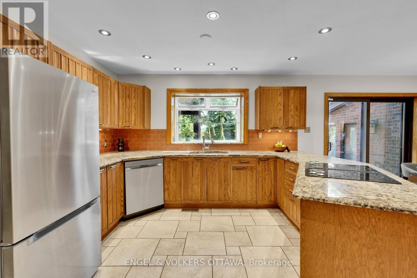 7 Mid Pines Grove, Ottawa, Ontario  K2R 1B7 - Photo 9 - X13432124