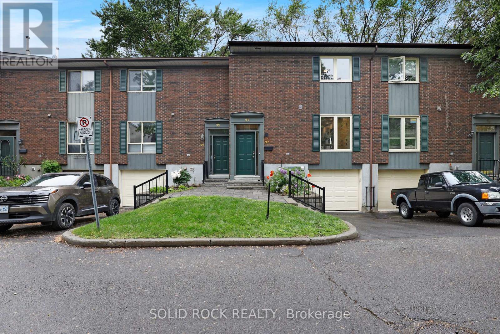 97 Beachview Private, Ottawa, Ontario  K1V 1M7 - Photo 1 - X13432282