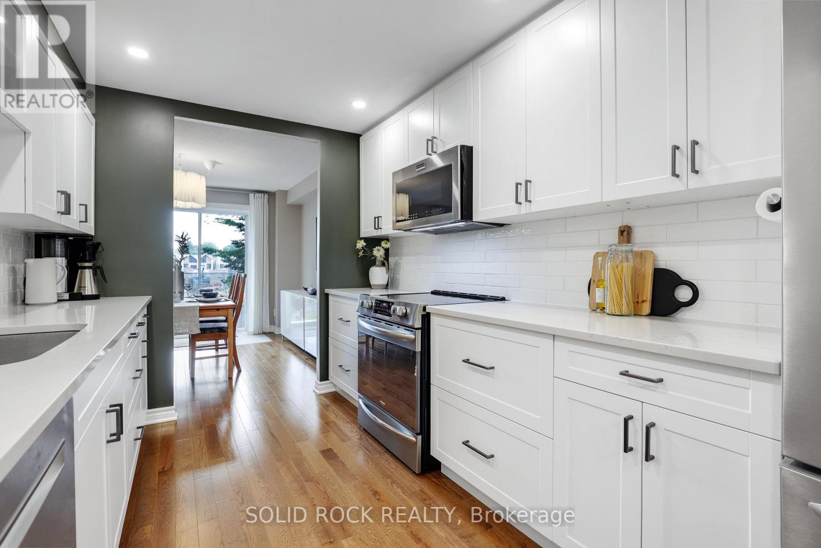97 Beachview Private, Ottawa, Ontario  K1V 1M7 - Photo 12 - X13432282