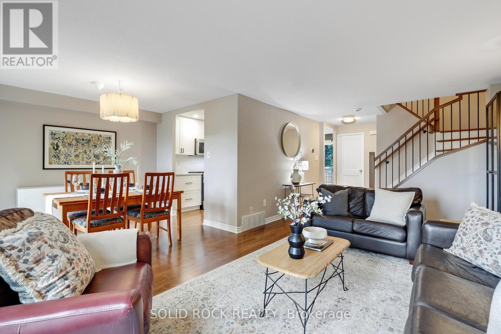97 Beachview Private, Ottawa, Ontario  K1V 1M7 - Photo 4 - X13432282