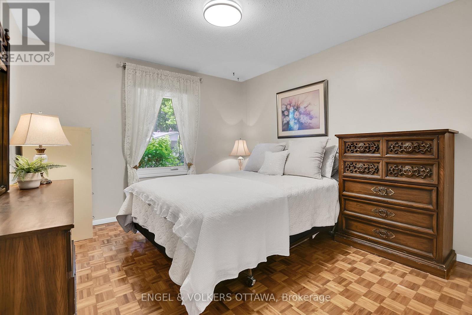 2123 Blue Jay Crescent, Ottawa, Ontario  K1J 6A9 - Photo 14 - X13432288
