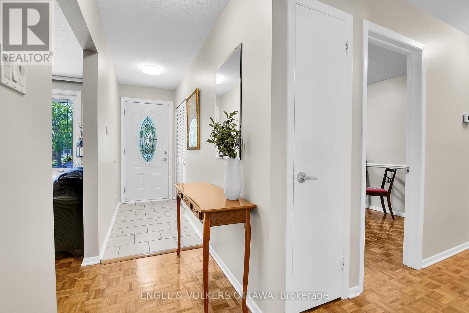 2123 Blue Jay Crescent, Ottawa, Ontario  K1J 6A9 - Photo 6 - X13432288