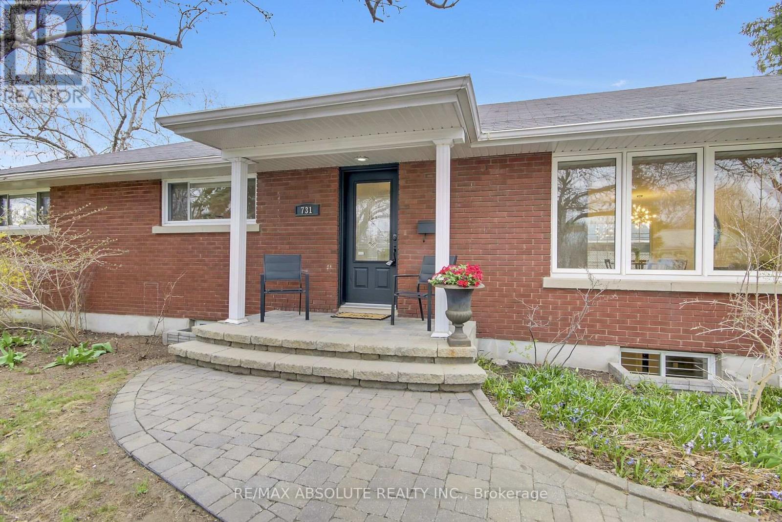 731 Dovercourt Avenue, Ottawa, Ontario  K2A 0W9 - Photo 4 - X13432390