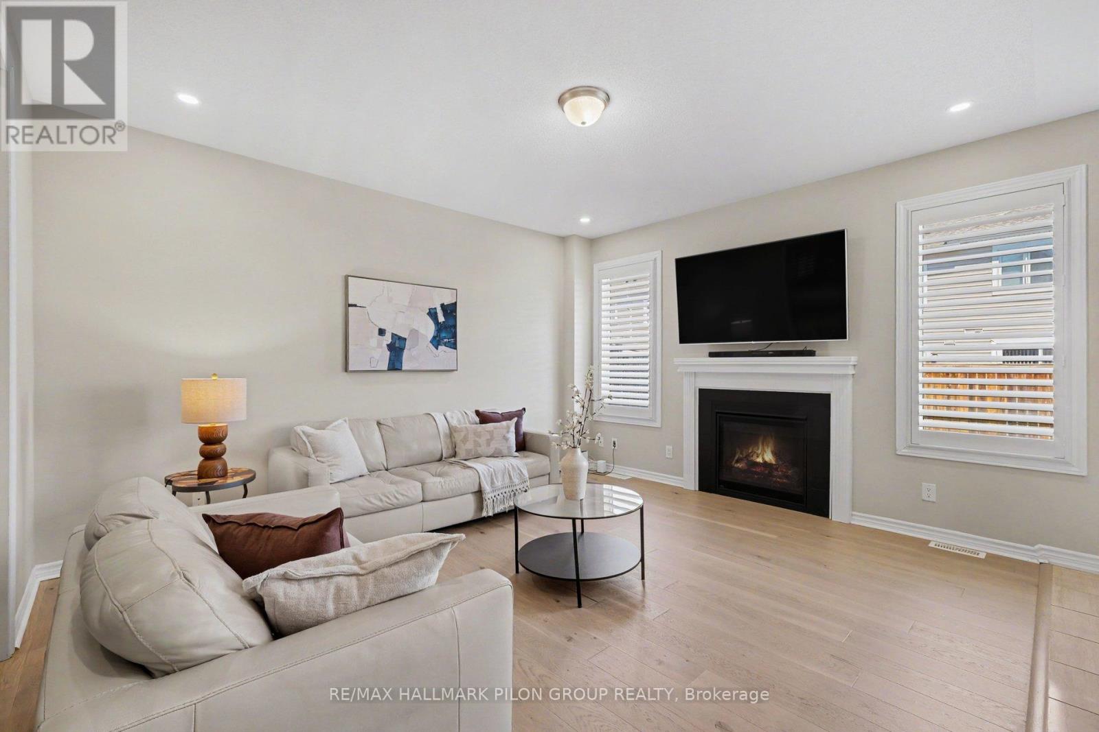 124 Mandalay Street, Ottawa, Ontario  K4A 1A6 - Photo 3 - X13432412