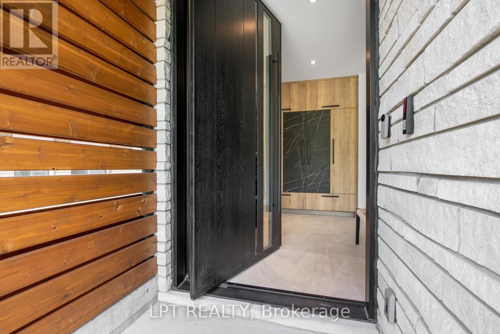 322 Perrier Avenue, Ottawa, Ontario  K1L 5C7 - Photo 3 - X13432476