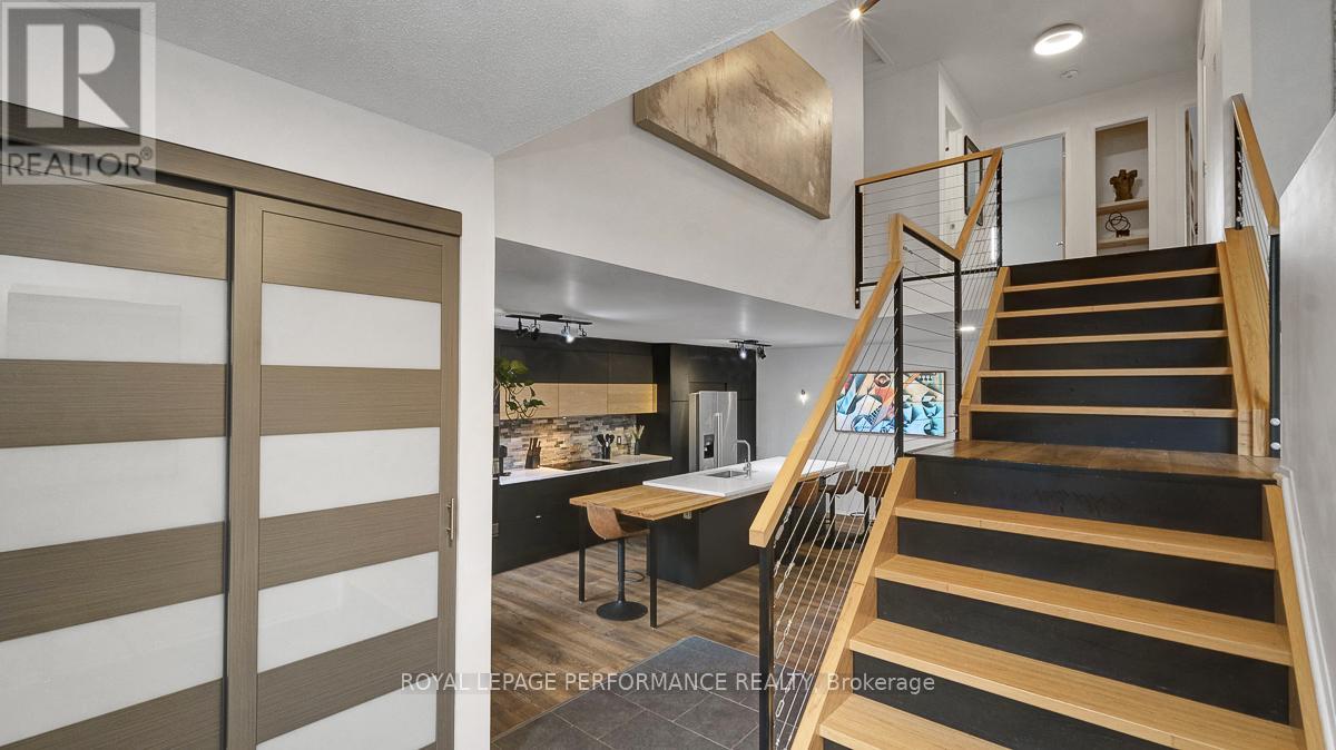 510 Foxview Place, Ottawa, Ontario  K1K 4C4 - Photo 2 - X13432688