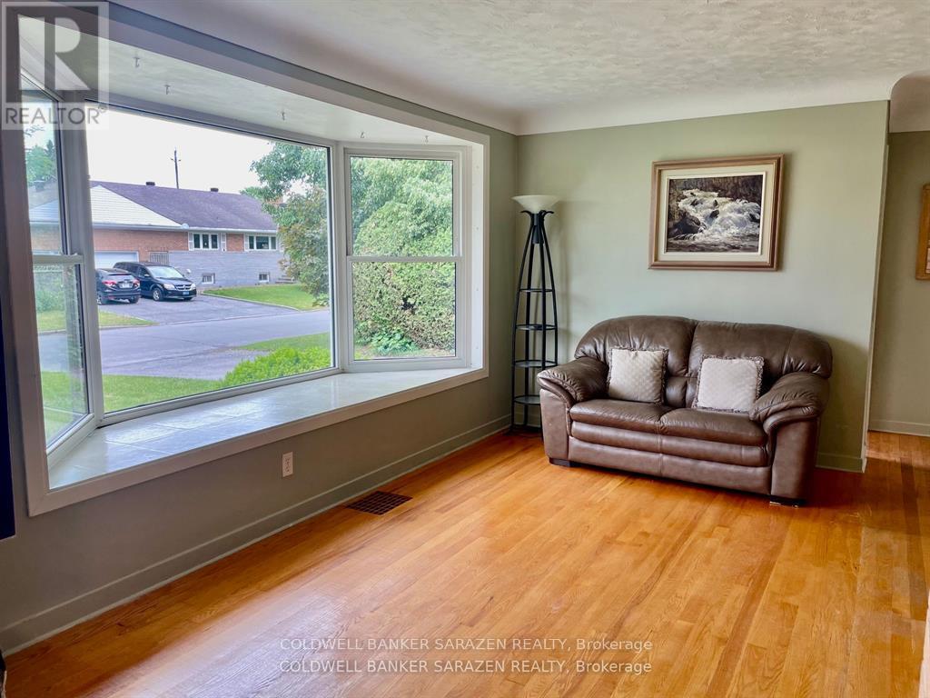 1421 Palen Avenue, Ottawa, Ontario  K1H 7E6 - Photo 5 - X13433044