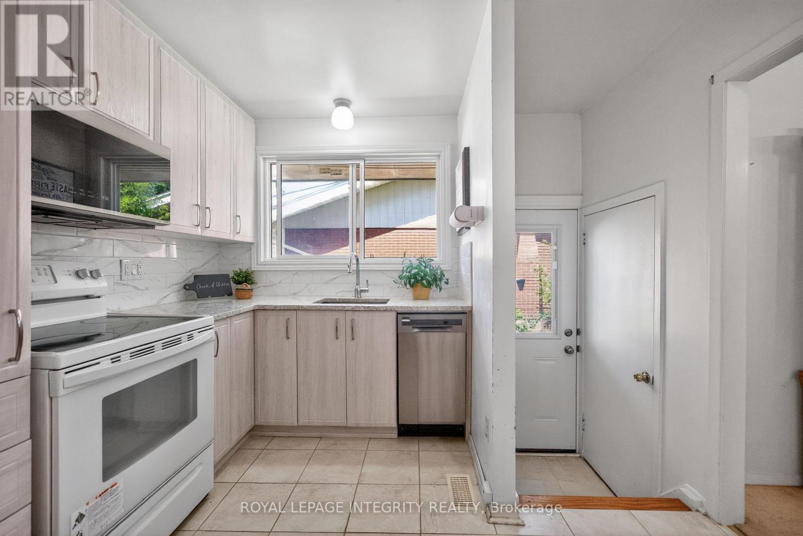 619 Blanchard Crescent, Ottawa, Ontario  K1V 7B7 - Photo 13 - X13433146