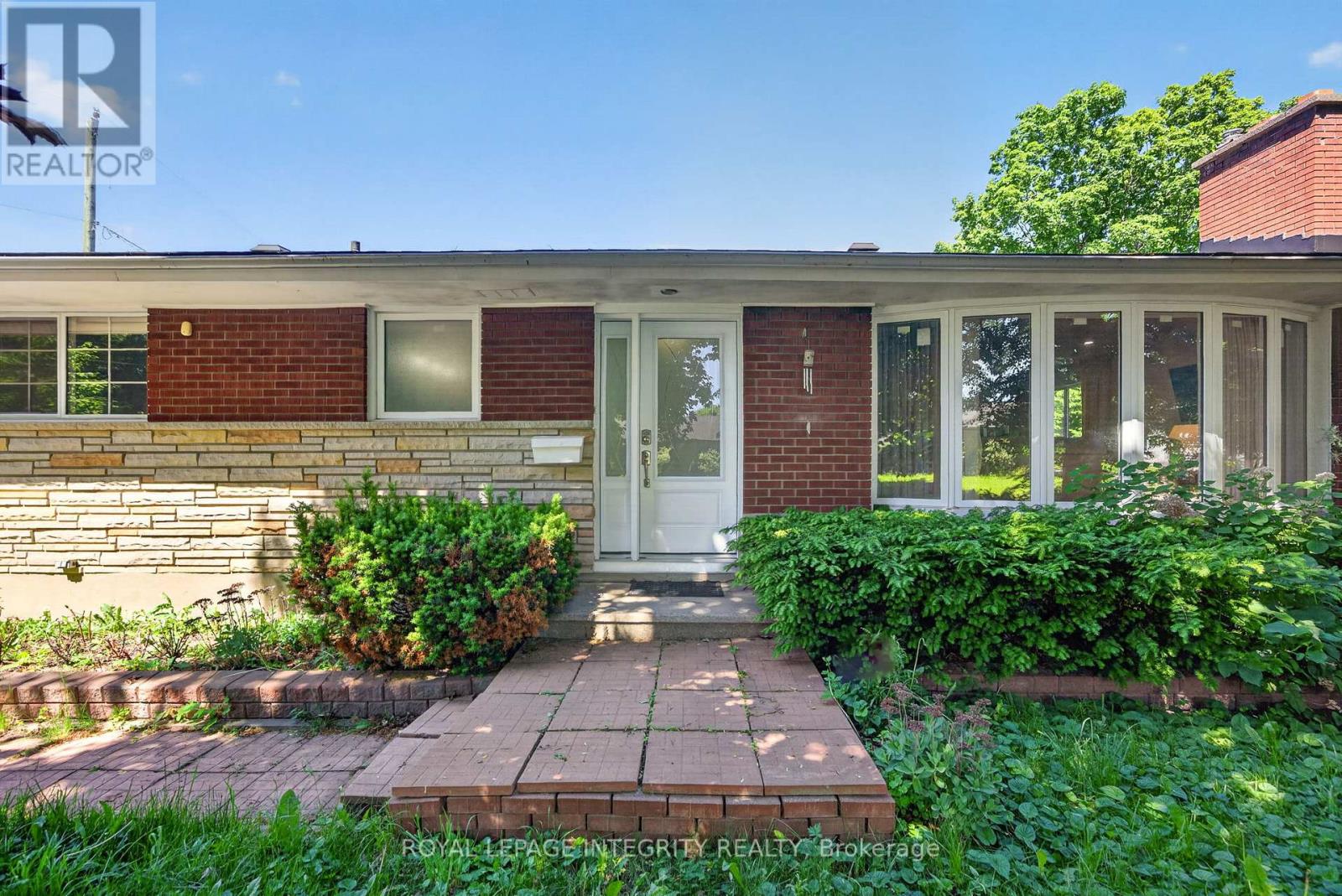 619 Blanchard Crescent, Ottawa, Ontario  K1V 7B7 - Photo 2 - X13433146