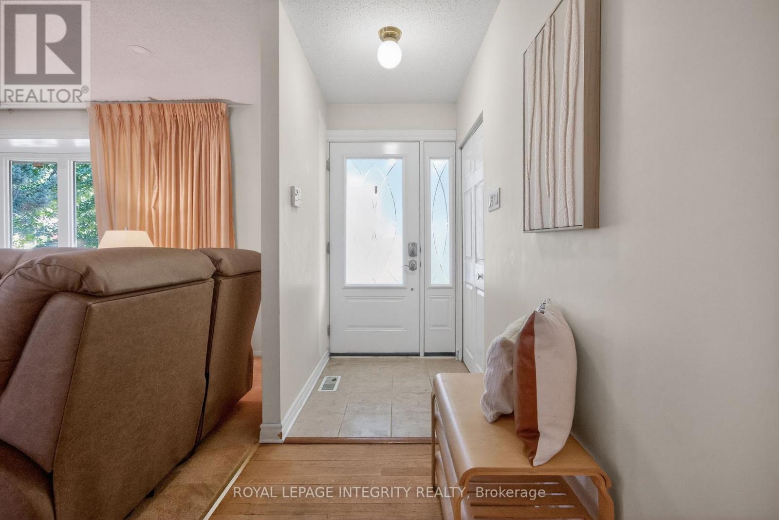 619 Blanchard Crescent, Ottawa, Ontario  K1V 7B7 - Photo 3 - X13433146